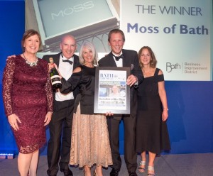 Bath Business wards 2016 at Bath Race course Thursday 22 September 2016 Retailer of the Year Moss of Bath presented by Bath Bis Louise Prynne. PHOTO BY: PAUL GILLIS (www.paulgillisphoto.com) paul@paulgillisphoto.com